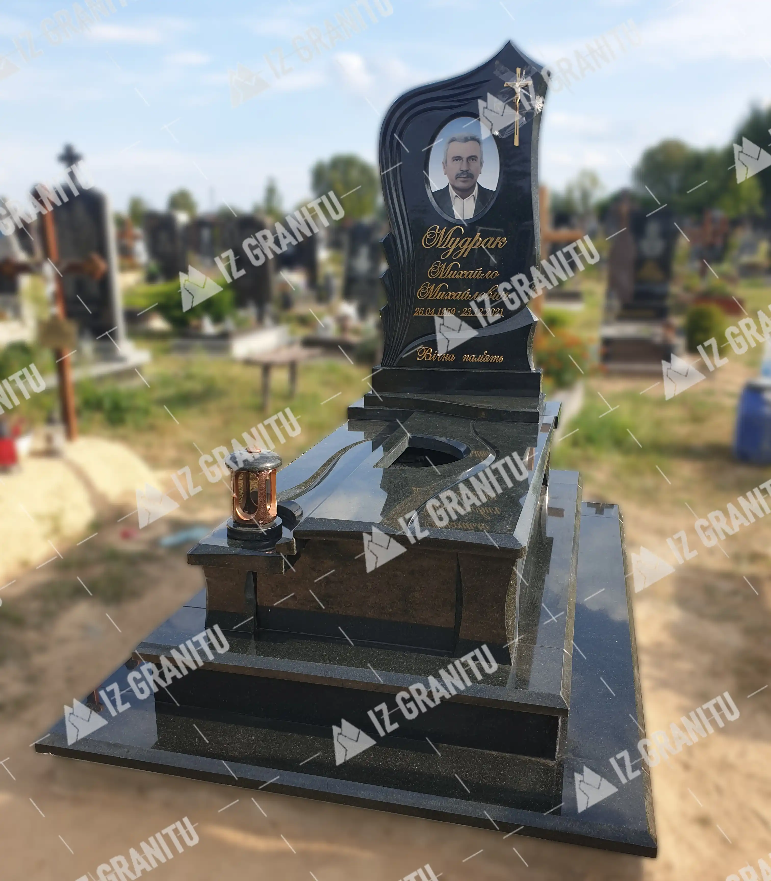 Одинарний пам'ятник 38